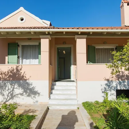 Lallo Living Villa Virósz